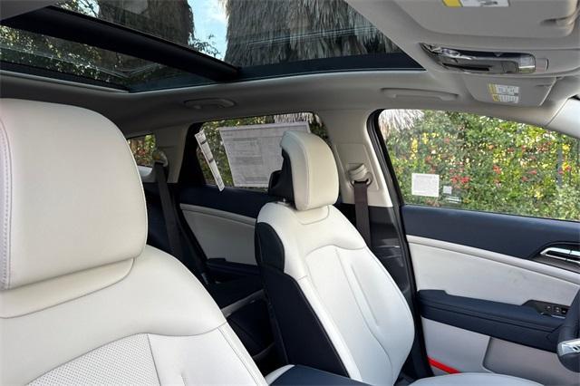 new 2025 Kia Sportage Hybrid car, priced at $35,940