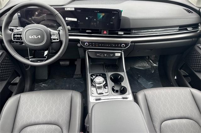 new 2025 Kia Carnival Hybrid car, priced at $50,236