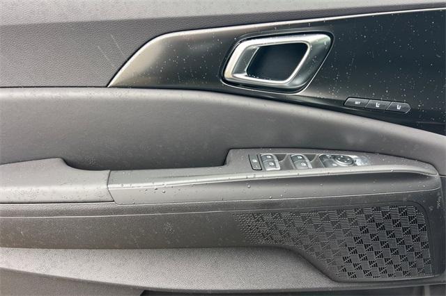 new 2025 Kia Carnival Hybrid car, priced at $51,095