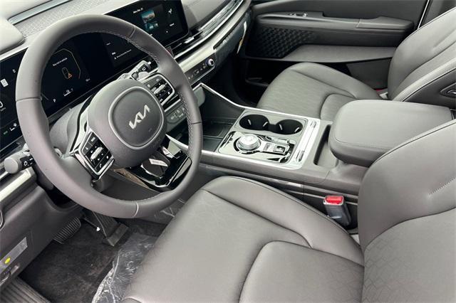 new 2025 Kia Carnival Hybrid car, priced at $51,095