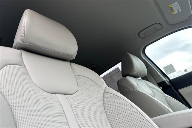 new 2025 Kia Sorento car, priced at $37,060