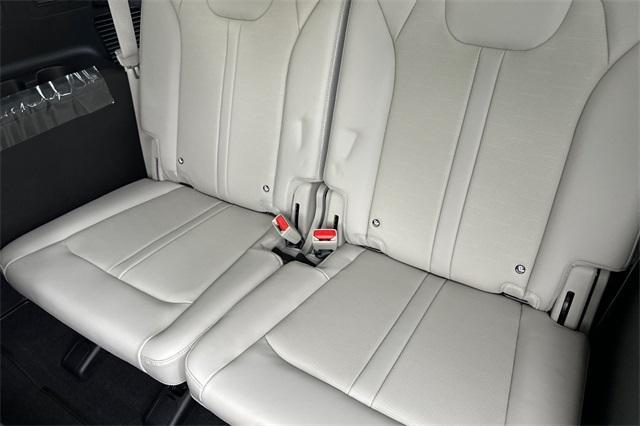 new 2025 Kia Sorento car, priced at $37,060