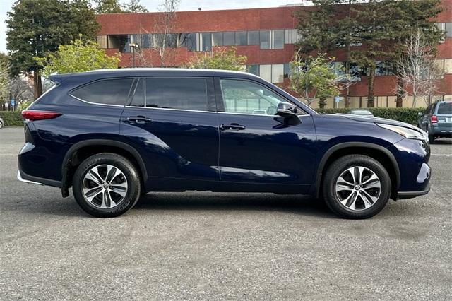 used 2022 Toyota Highlander car, priced at $30,605