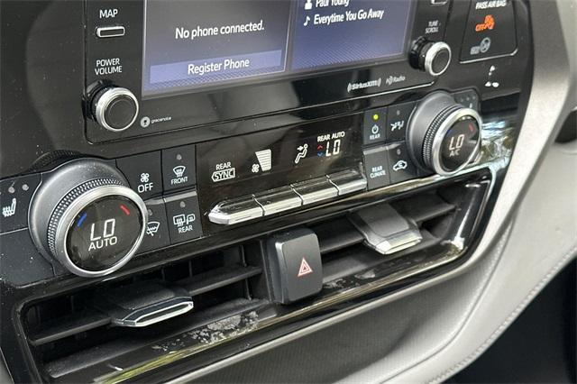 used 2022 Toyota Highlander car, priced at $30,605