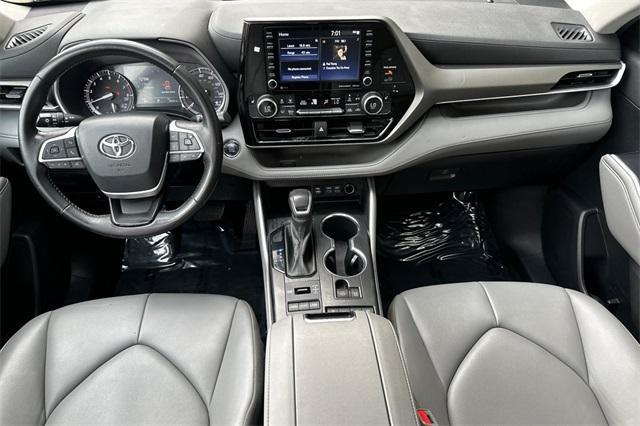 used 2022 Toyota Highlander car, priced at $30,605