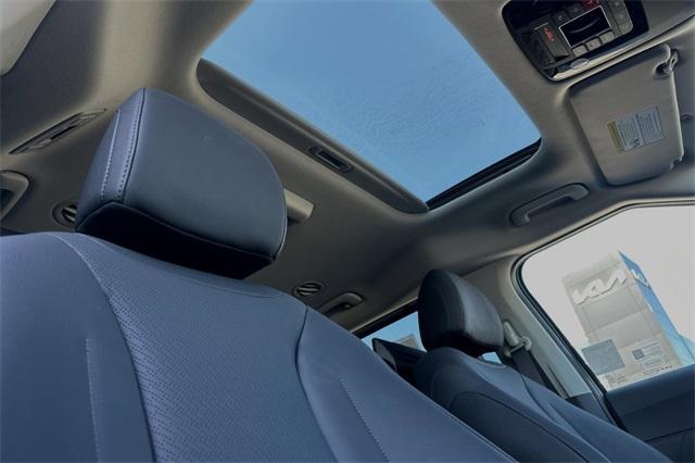 new 2025 Kia Carnival car, priced at $55,330