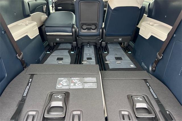 new 2025 Kia Carnival car, priced at $43,195
