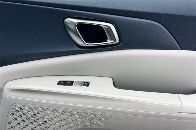new 2025 Kia Carnival car, priced at $43,195