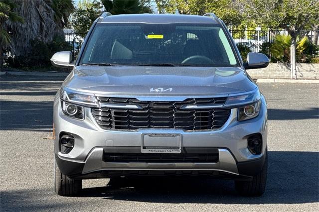 new 2025 Kia Seltos car, priced at $27,755