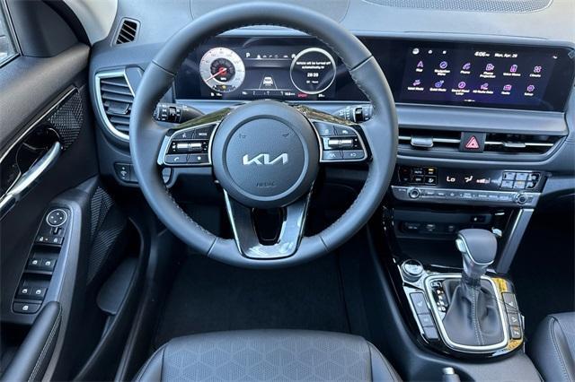 new 2025 Kia Seltos car, priced at $27,755