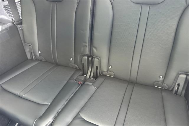 new 2025 Kia Sorento car, priced at $38,445