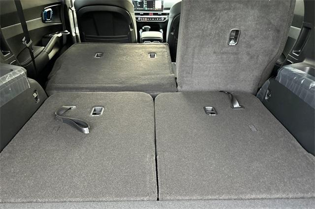 new 2025 Kia Sorento car, priced at $39,025