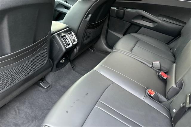 new 2025 Kia Sorento car, priced at $39,025