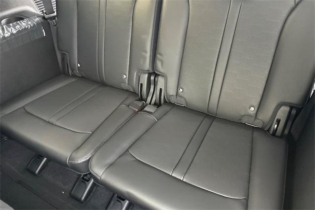 new 2025 Kia Sorento car, priced at $39,025