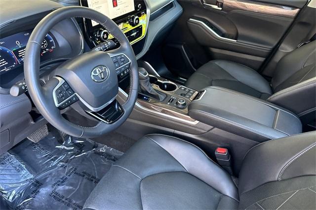used 2024 Toyota Highlander car, priced at $47,434