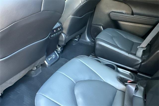 used 2024 Toyota Highlander car, priced at $47,434