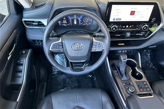 used 2024 Toyota Highlander car, priced at $47,434