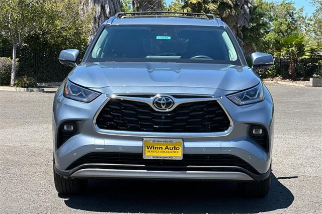 used 2024 Toyota Highlander car, priced at $47,434