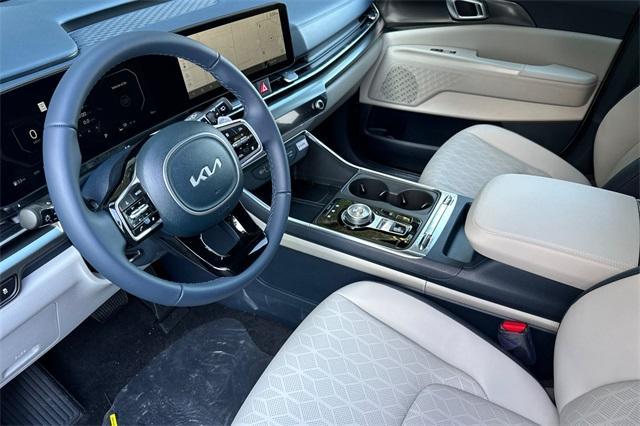 new 2025 Kia Carnival Hybrid car, priced at $51,095
