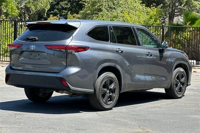 used 2023 Toyota Highlander car, priced at $31,412