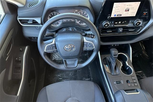 used 2023 Toyota Highlander car, priced at $31,412
