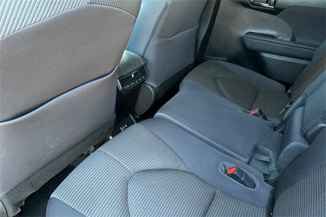 used 2023 Toyota Highlander car, priced at $31,412