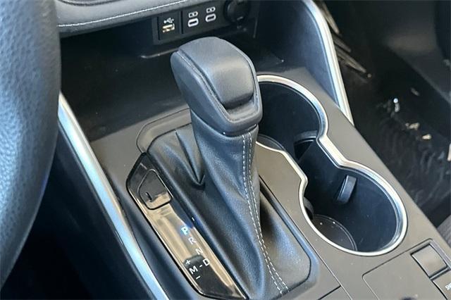 used 2023 Toyota Highlander car, priced at $31,412