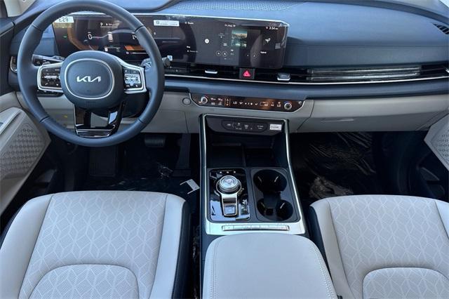 new 2026 Kia Carnival Hybrid car, priced at $45,385