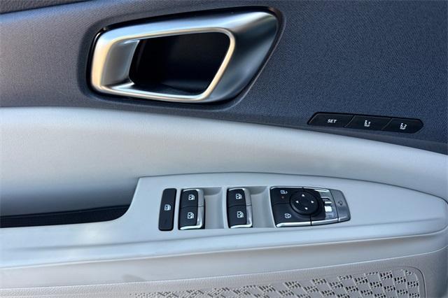 new 2026 Kia Carnival Hybrid car, priced at $45,385