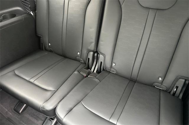 new 2025 Kia Sorento car, priced at $38,325