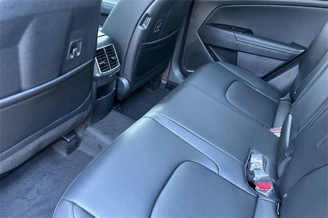 new 2025 Kia Sportage Hybrid car, priced at $37,150