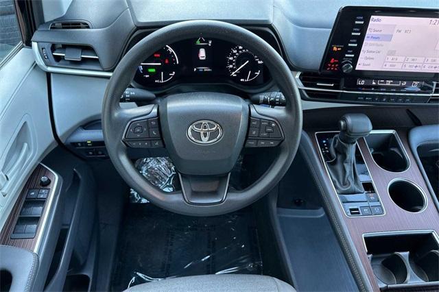 used 2023 Toyota Sienna car, priced at $39,289