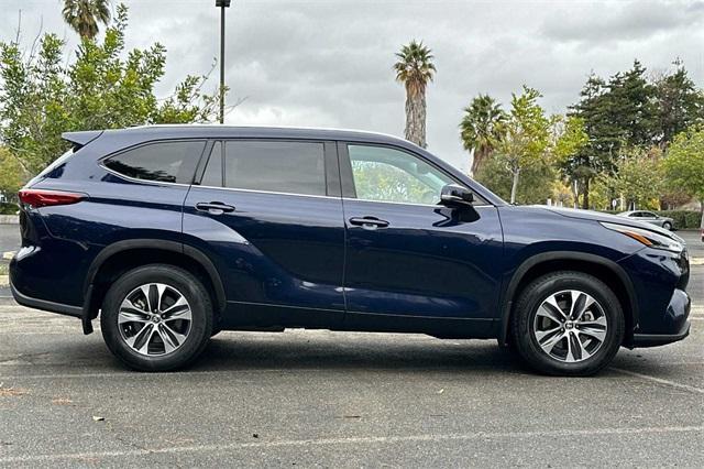 used 2021 Toyota Highlander car, priced at $28,865