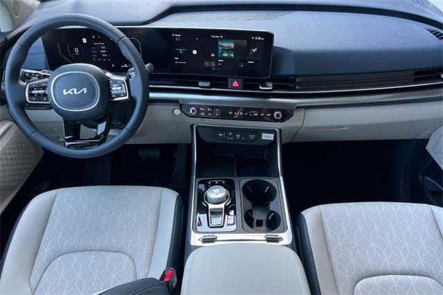 new 2025 Kia Carnival Hybrid car, priced at $50,940