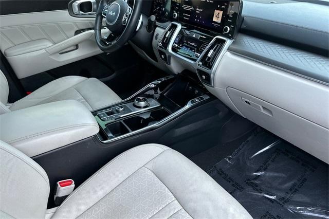 used 2023 Kia Sorento Hybrid car, priced at $33,210