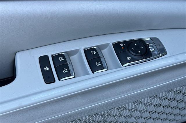 new 2025 Kia Carnival Hybrid car, priced at $44,700