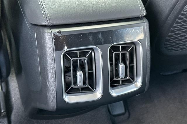 new 2025 Kia Sorento car, priced at $34,125