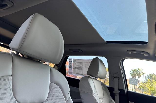 new 2025 Kia Sorento car, priced at $37,830