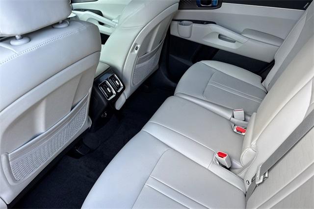 new 2025 Kia Sorento car, priced at $37,830