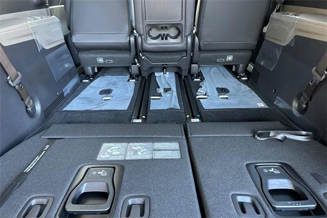 new 2026 Kia Carnival Hybrid car, priced at $45,465