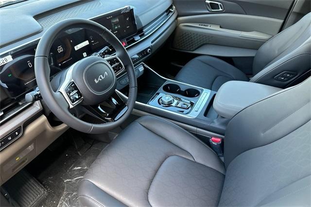 new 2026 Kia Carnival Hybrid car, priced at $45,465