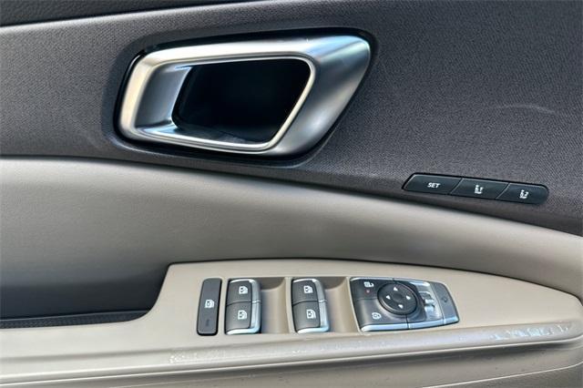 new 2026 Kia Carnival Hybrid car, priced at $45,465
