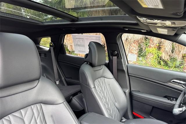 new 2025 Kia Sportage Plug-In Hybrid car, priced at $46,355