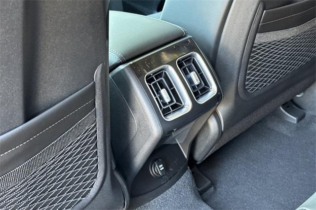 new 2025 Kia Sorento car, priced at $38,385