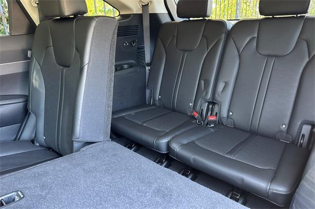 new 2025 Kia Sorento car, priced at $38,385