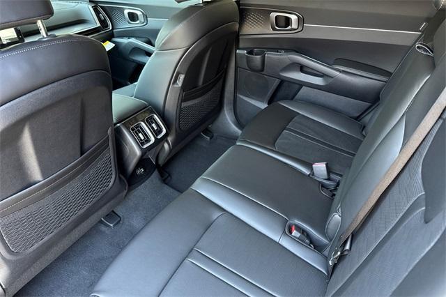 new 2025 Kia Sorento car, priced at $38,385