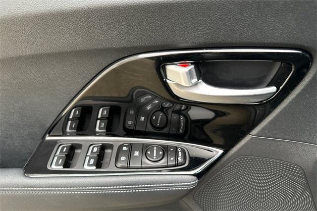 used 2022 Kia Niro Plug-In Hybrid car, priced at $21,521