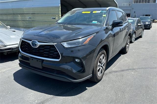 used 2022 Toyota Highlander Hybrid car, priced at $35,849