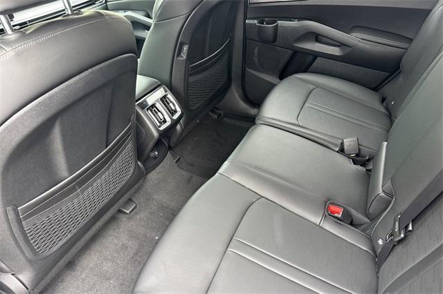 new 2025 Kia Sorento car, priced at $38,645
