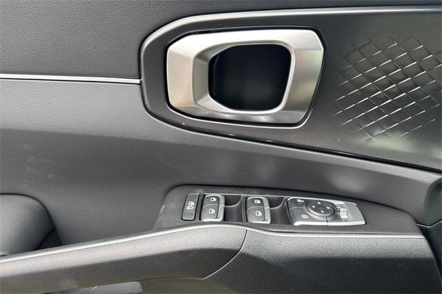 new 2025 Kia Sorento car, priced at $38,645
